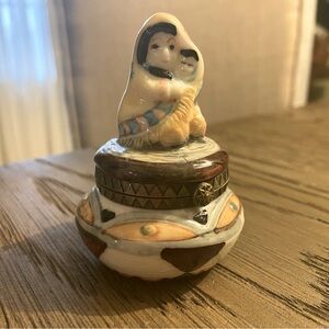 Vintage porcelain Navajo Indian mother & child mini trinket box
